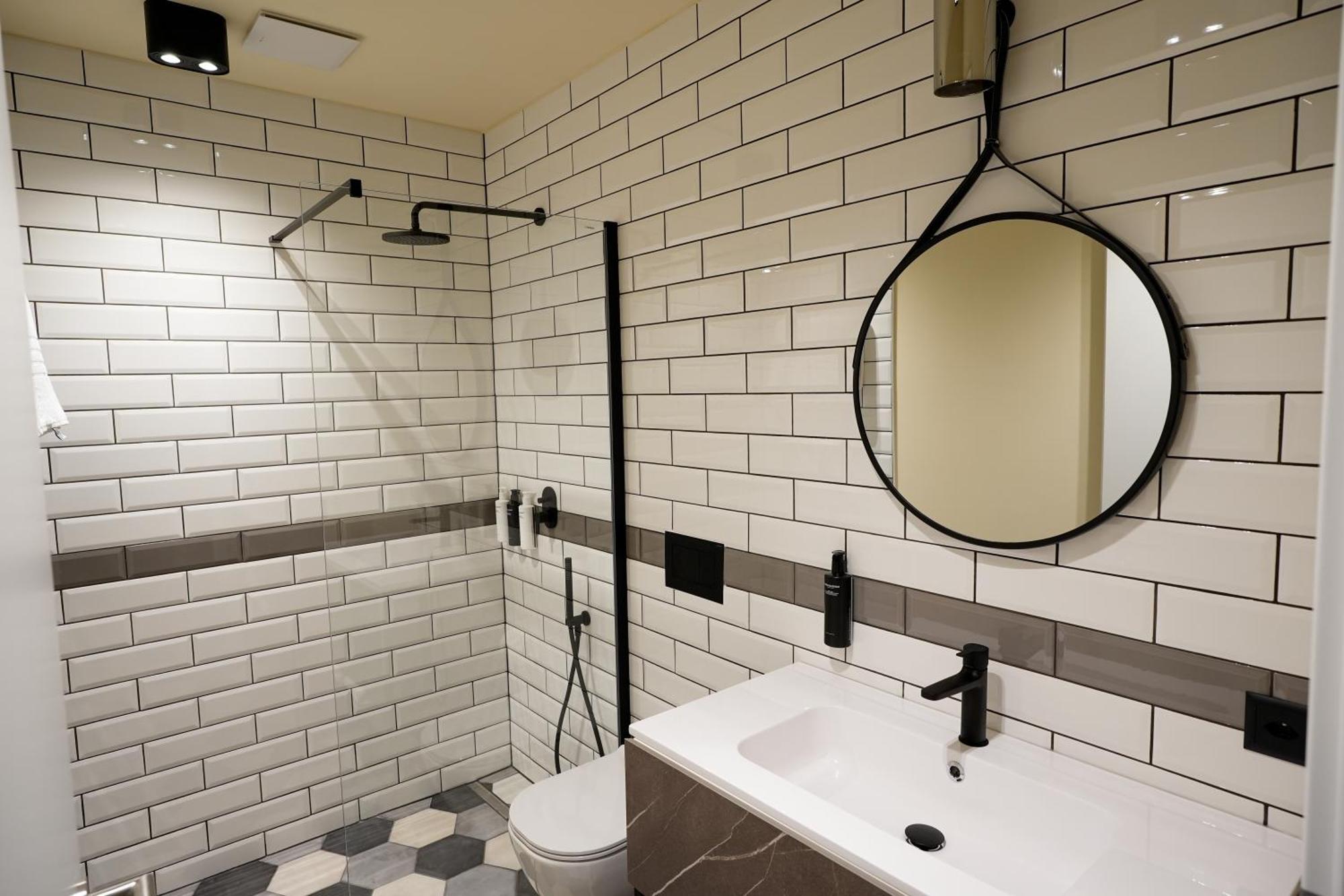 Seven Town House Boutique Hotel Локарно Экстерьер фото